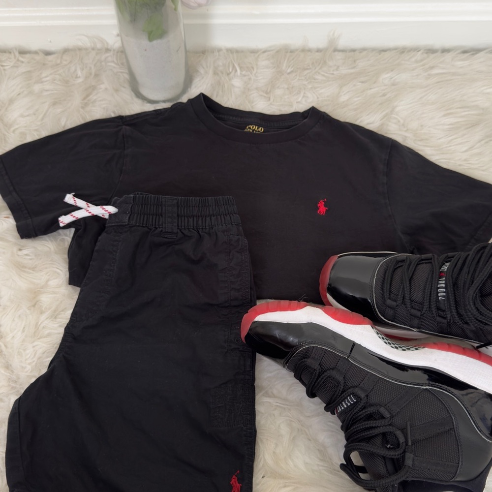 Polo by Ralph Lauren Black Shorts & Tee Set size: Boys 10/12. Good condition✨